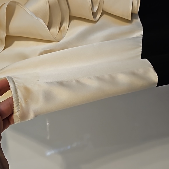 Ralpf Lauren evening dress with pure silk top. Gorgeous fringes. Size 12. - Picture 15 of 15